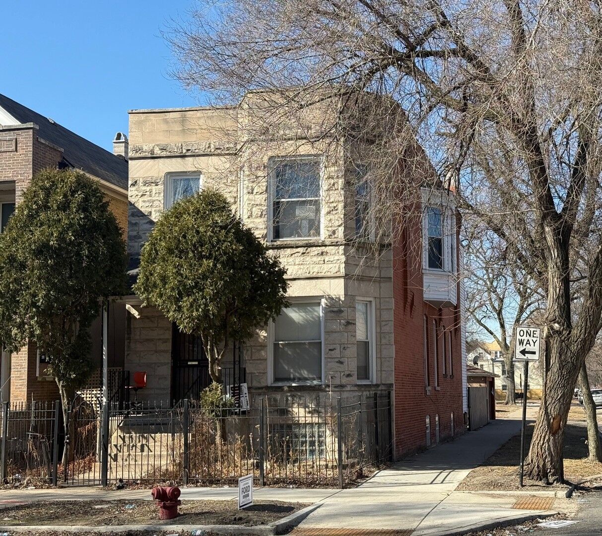 Property Photo:  856 N Lawndale Avenue 1  IL 60651 