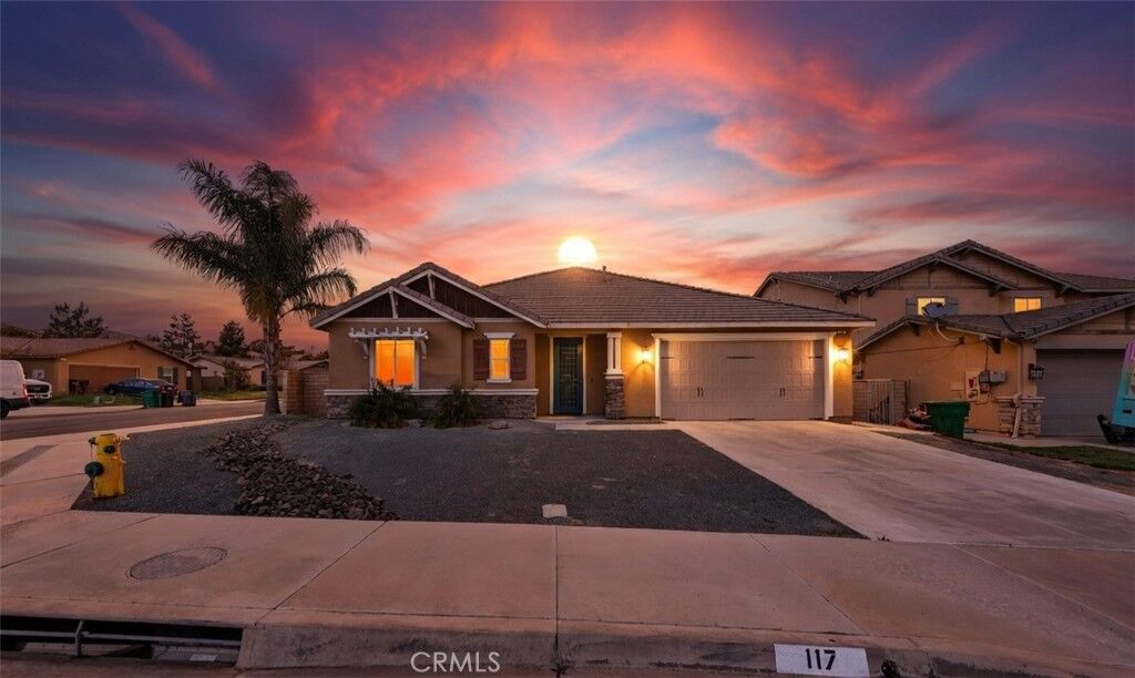 Property Photo:  117 Temple Ave  CA 92223 