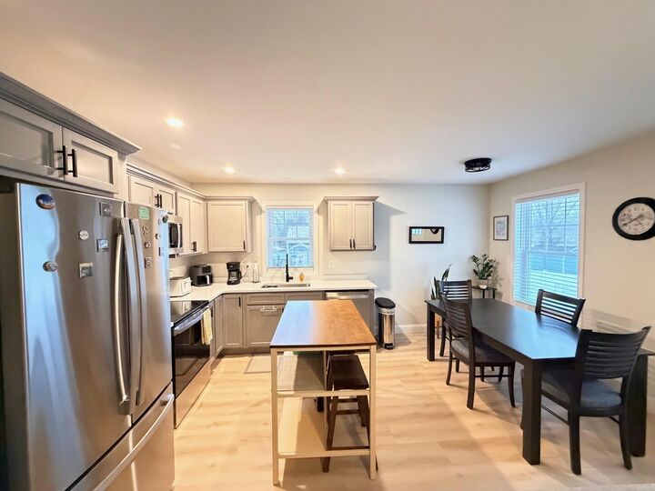 Property Photo:  75 Maple Street 101  ME 04072 