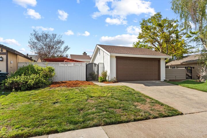 Property Photo:  179 Cedar Rock Circle  CA 95823 