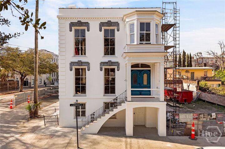 Property Photo: 127 E Gordon Street GA 31401