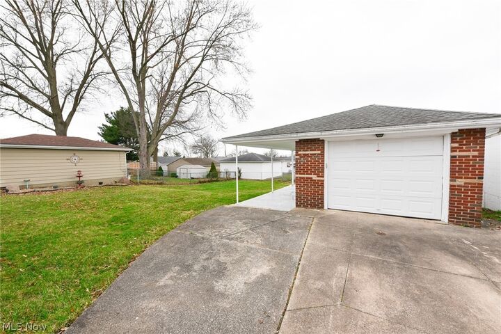 Property Photo:  490 Stephens Road  OH 44312 