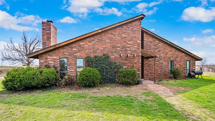 Property Photo:  1846 Highway 81 Highway  OK 73018 