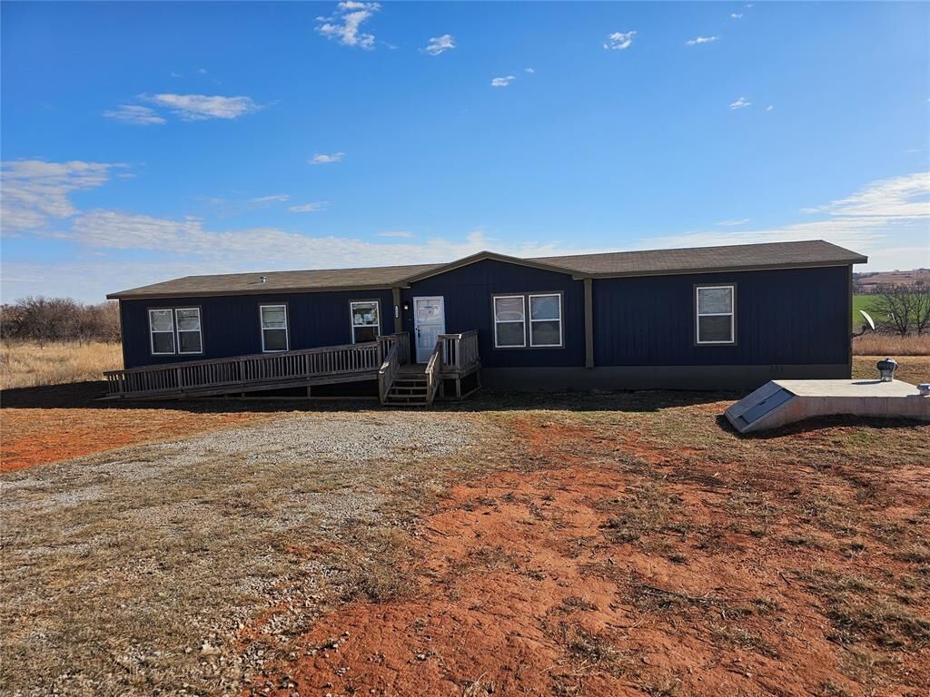 Property Photo:  1448 County Road 1344  OK 73018 