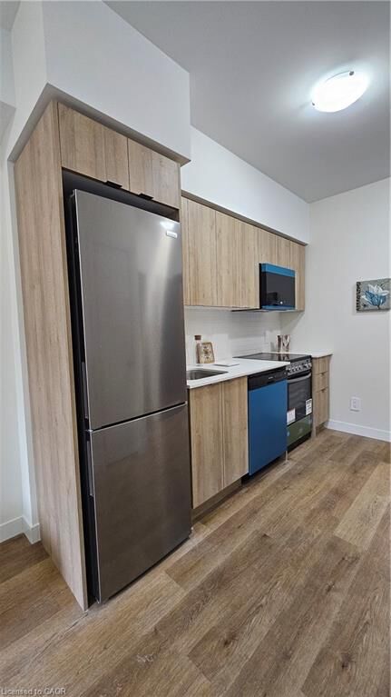 Photo de la propriété: 40 College Street 203 ON N2H 5A1