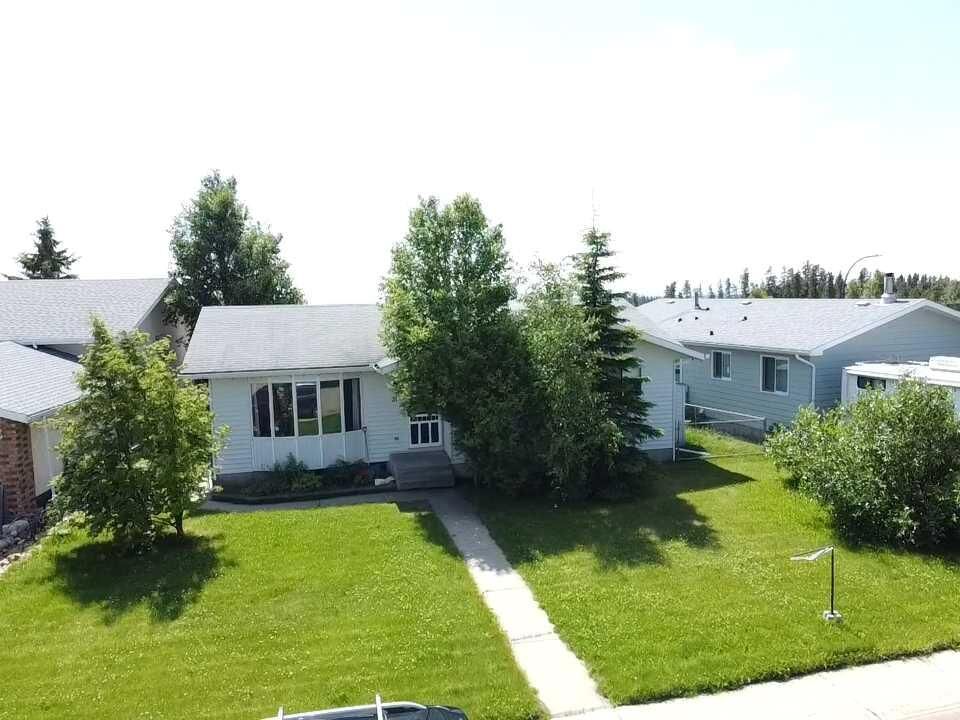 Property Photo: 31 Hollinger Drive AB T0G 2C0