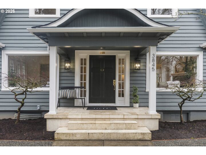 Property Photo: 3845 SE Ankeny St OR 97214