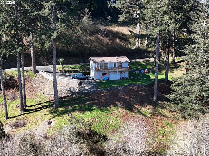 Property Photo:  17031 Eastwood Ln  OR 97415 