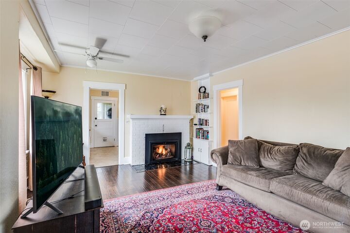 Property Photo:  220 S 47th Street  WA 98408 