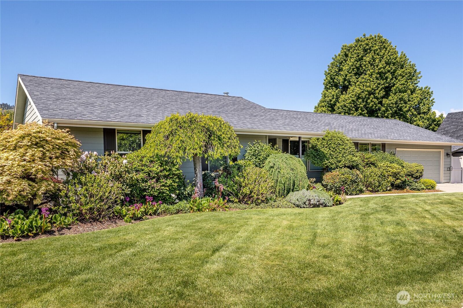Property Photo:  1484  Elmwood Street  WA 98801 
