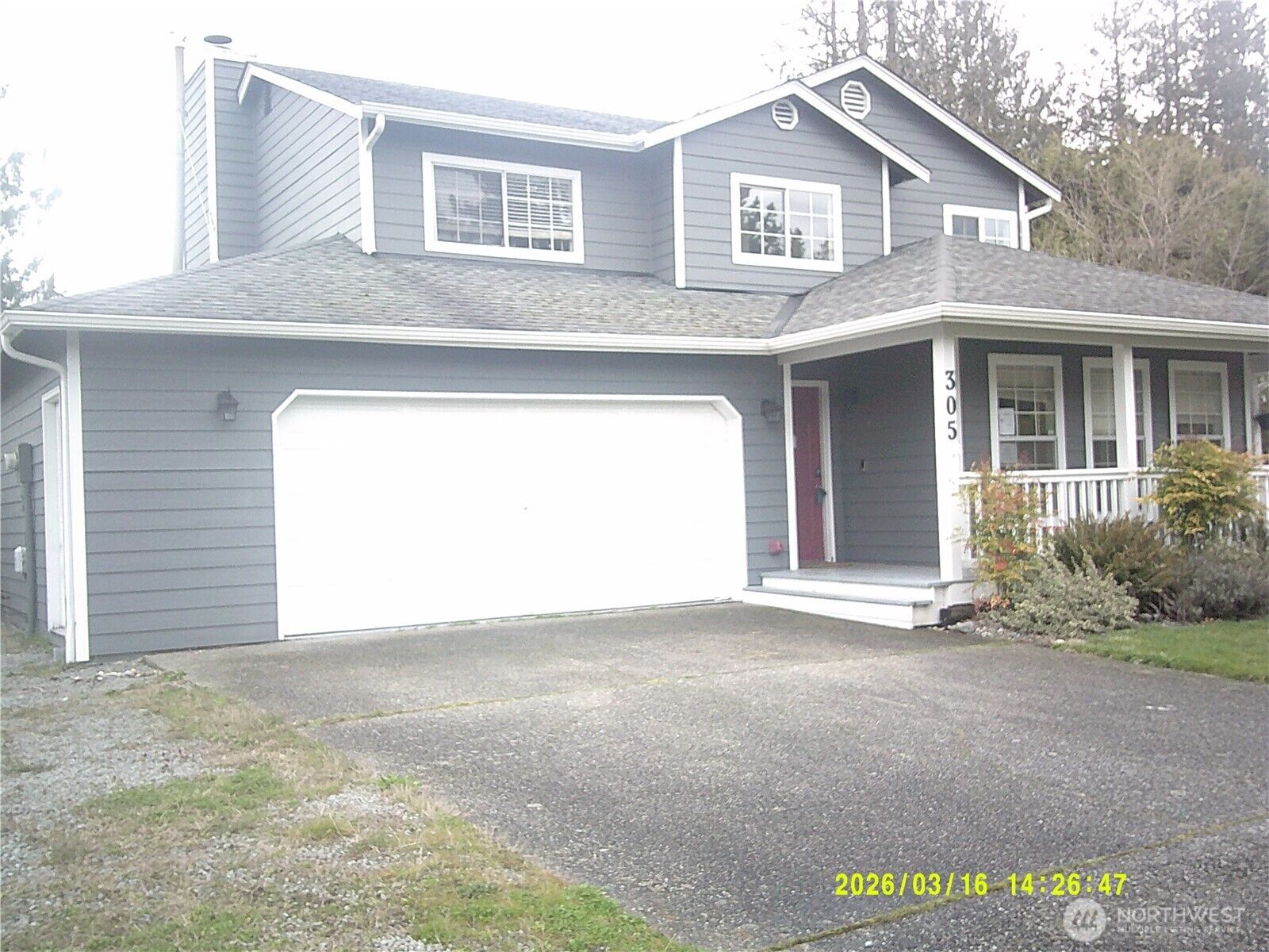 Property Photo: 305 S 32nd Place WA 98274