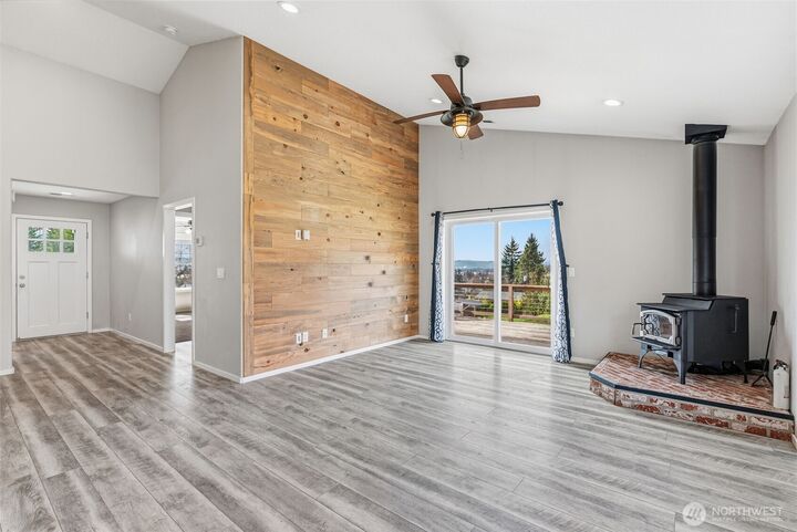 Property Photo:  1407 N 14th  WA 98626 