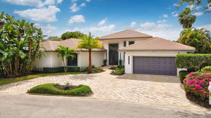 Property Photo:  11180 Isle Brook Court  FL 33414 