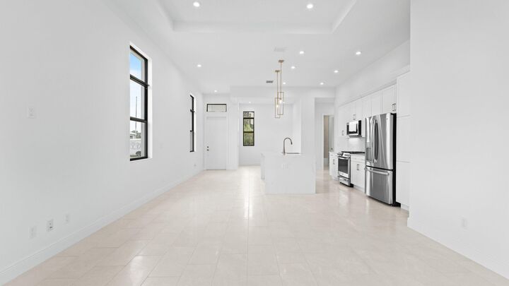 Property Photo:  375 SE Via Sangro  FL 34952 