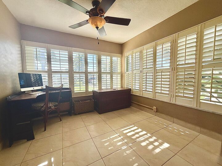 Property Photo:  220 Country Lane A  FL 33435 