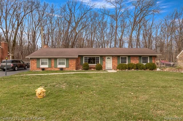 Property Photo:  1456 Meadowbrook Way  MI 48182 