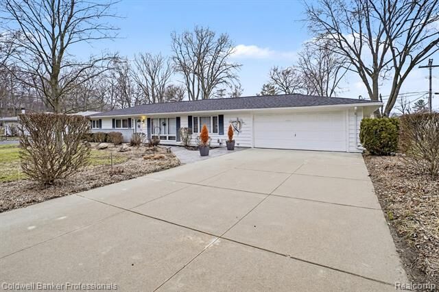 Property Photo:  3330 Homestead Drive  MI 48329 
