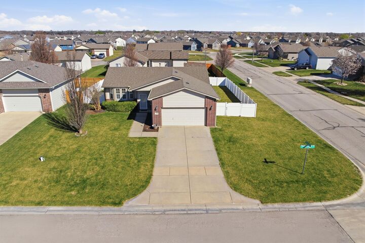 Property Photo:  1551 N Thoroughbred Court  KS 67235 