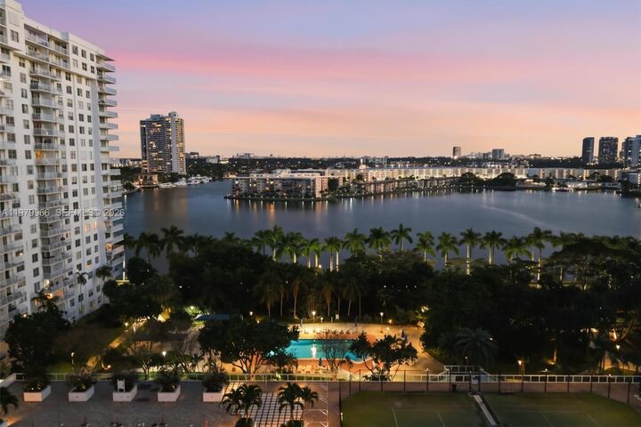 Property Photo:  2851 NE 183rd St 1901E  FL 33160 