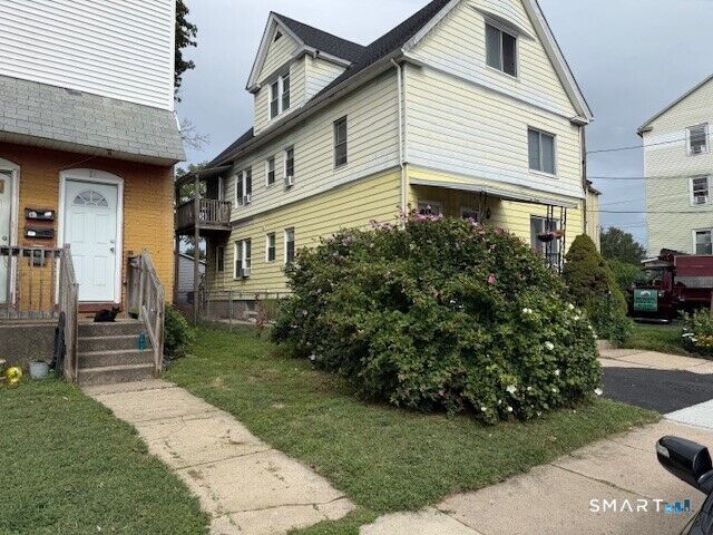 Property Photo:  19 Wakefield Court  CT 06053 