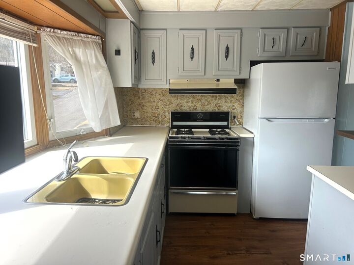 Property Photo: 325 Kelly Road Trlr A6 CT 06066