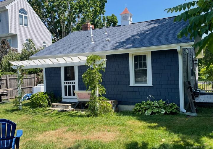 Property Photo:  42 Taylor Avenue  CT 06443 