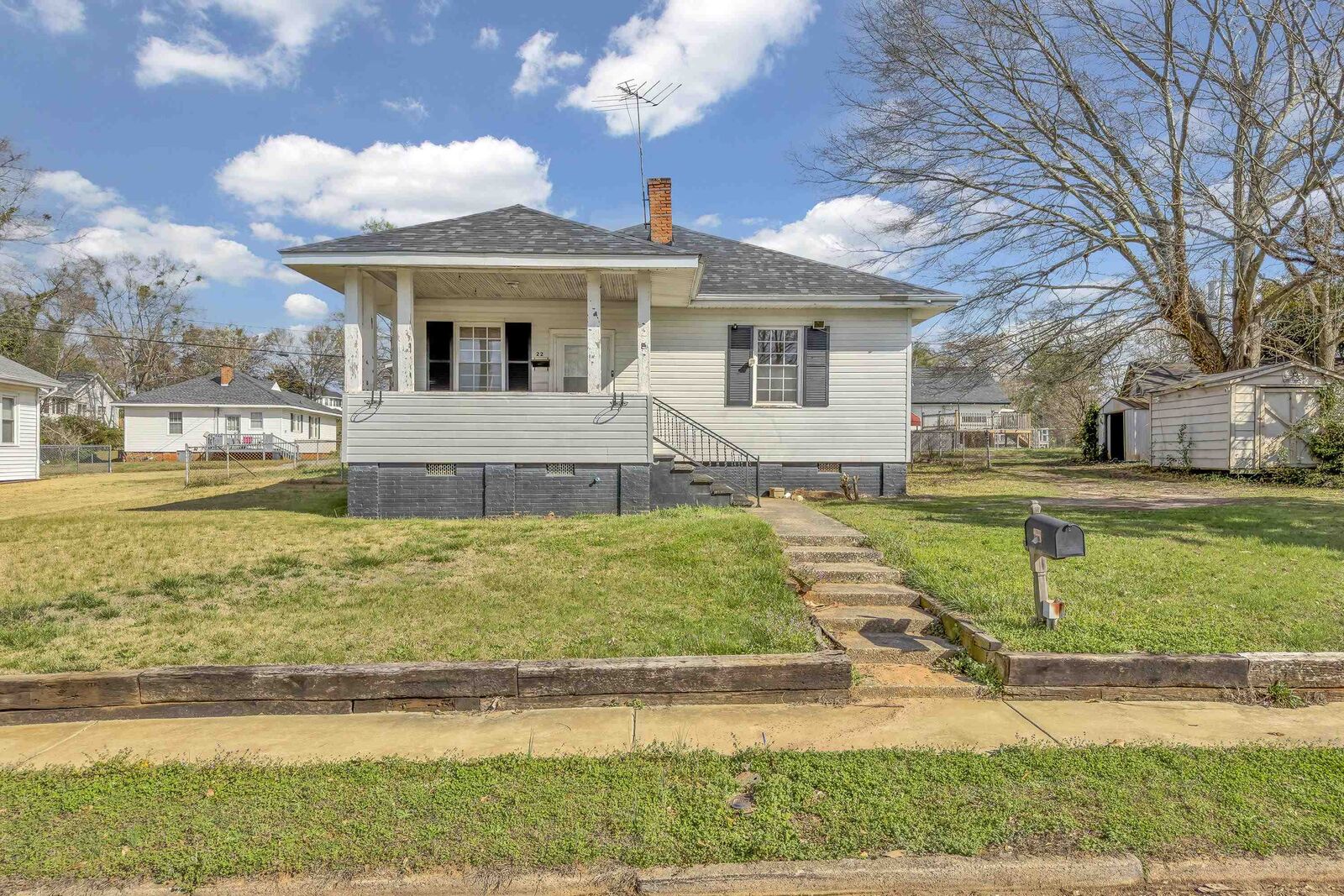 Property Photo:  22 Meadow Street  SC 29365 