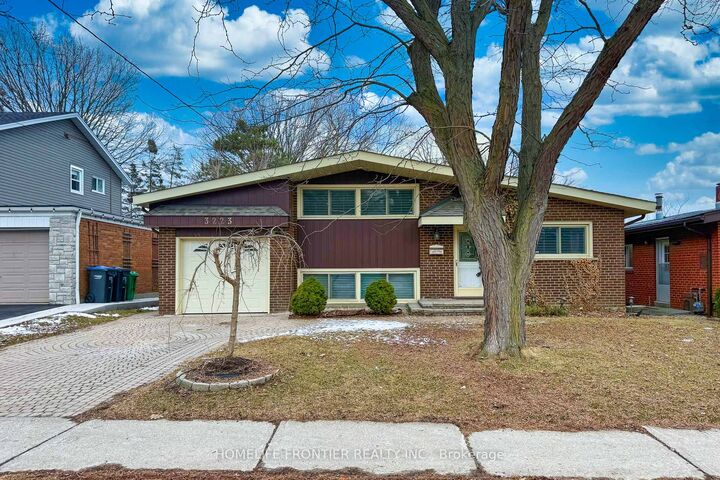 Property Photo: 3223 Constitution Boulevard ON L4Y 2Z1