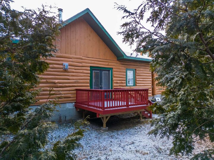 Property Photo:  25 Maple Golf Crescent  ON N0H 2R0 