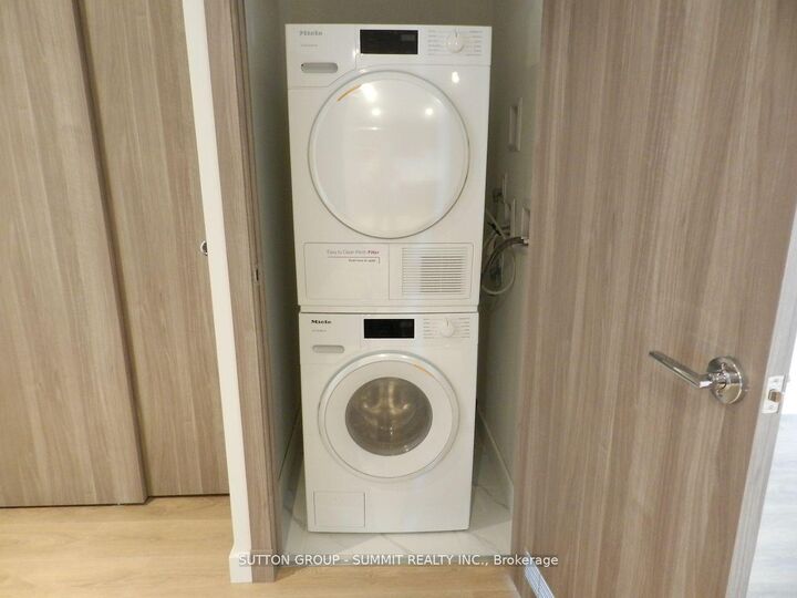 Property Photo: 25 McMahon Avenue 1908 ON M2K 0J1