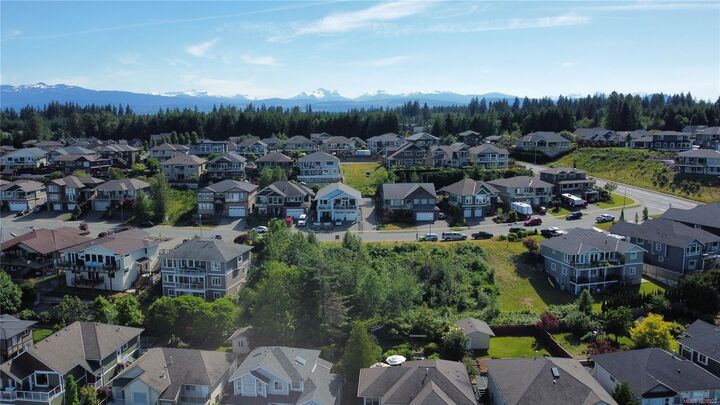 Property Photo: 678 Mariner Dr BC V9H 1V9