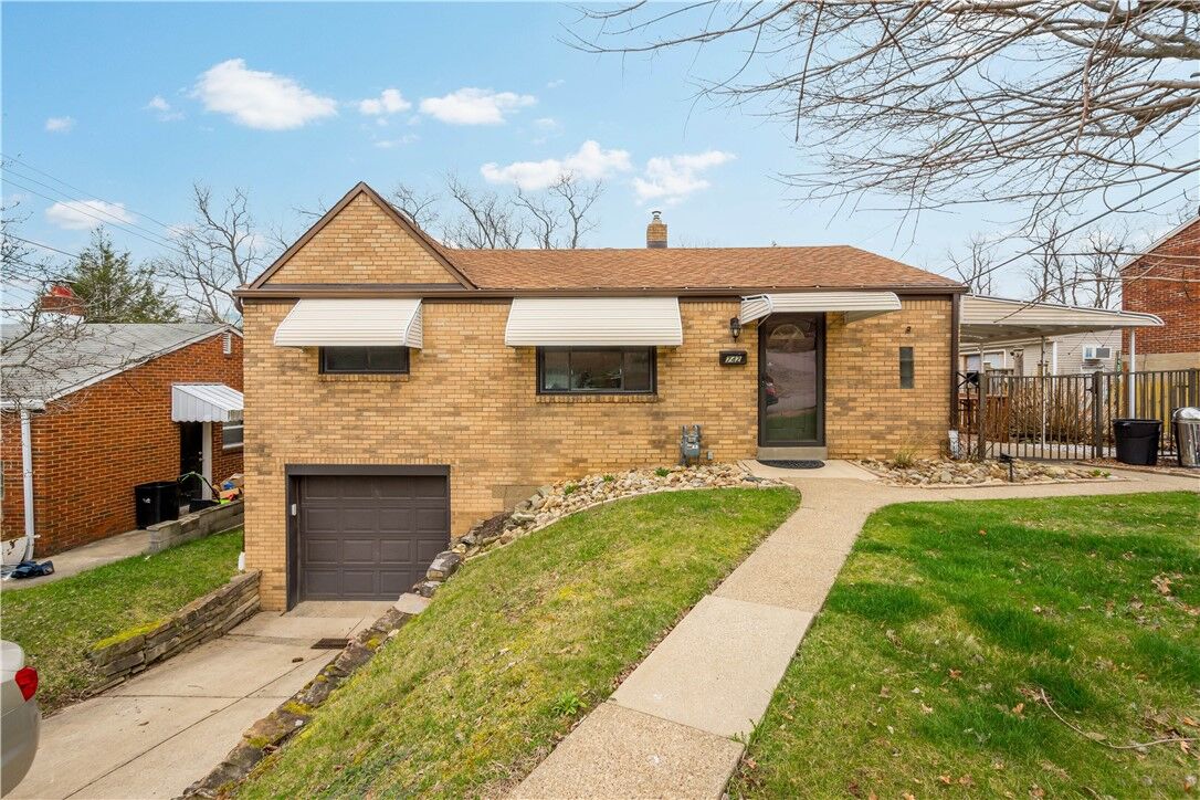 Property Photo:  742 Esther St  PA 15227 