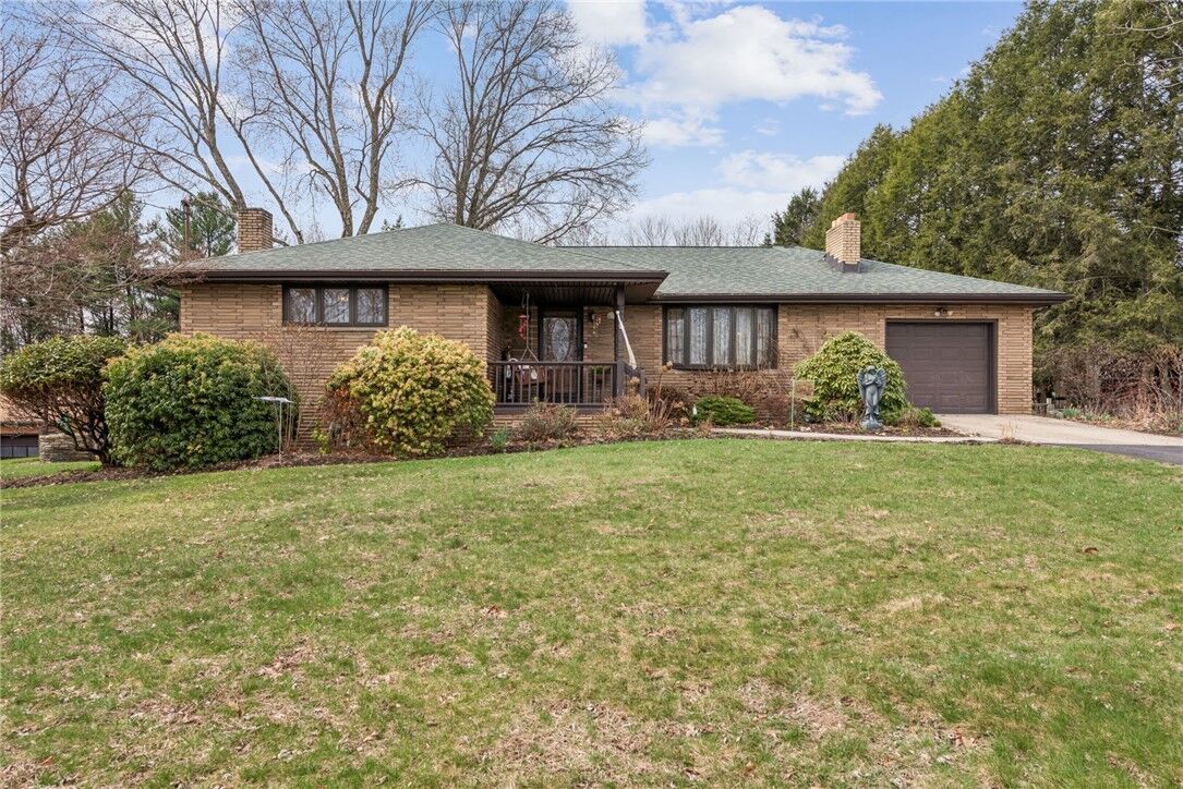 Property Photo:  1824 Washington Rd  PA 15613 