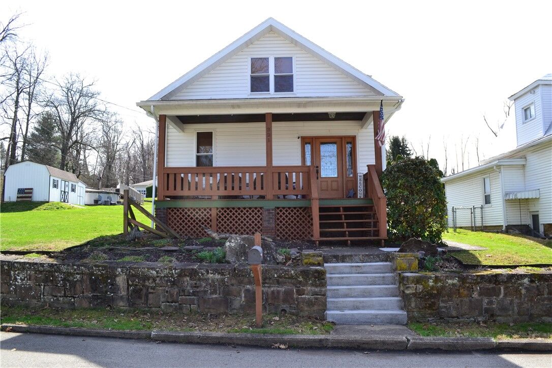 Property Photo:  321 E Blake  PA 15425 