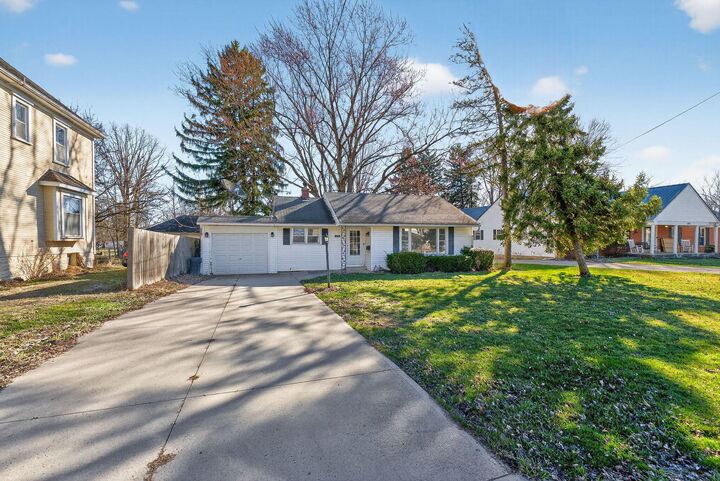 Property Photo:  255 S Franklin Street  OH 43344 