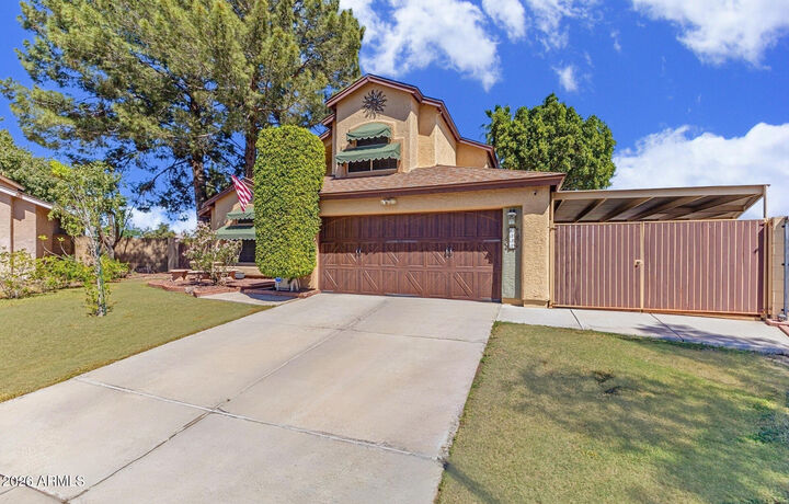 Property Photo: 6131 W Crocus Drive AZ 85306