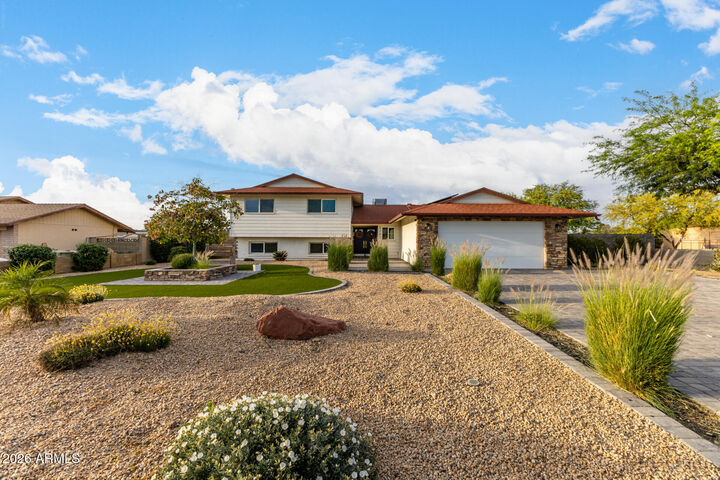 Property Photo:  5302 W Greenway Road  AZ 85306 
