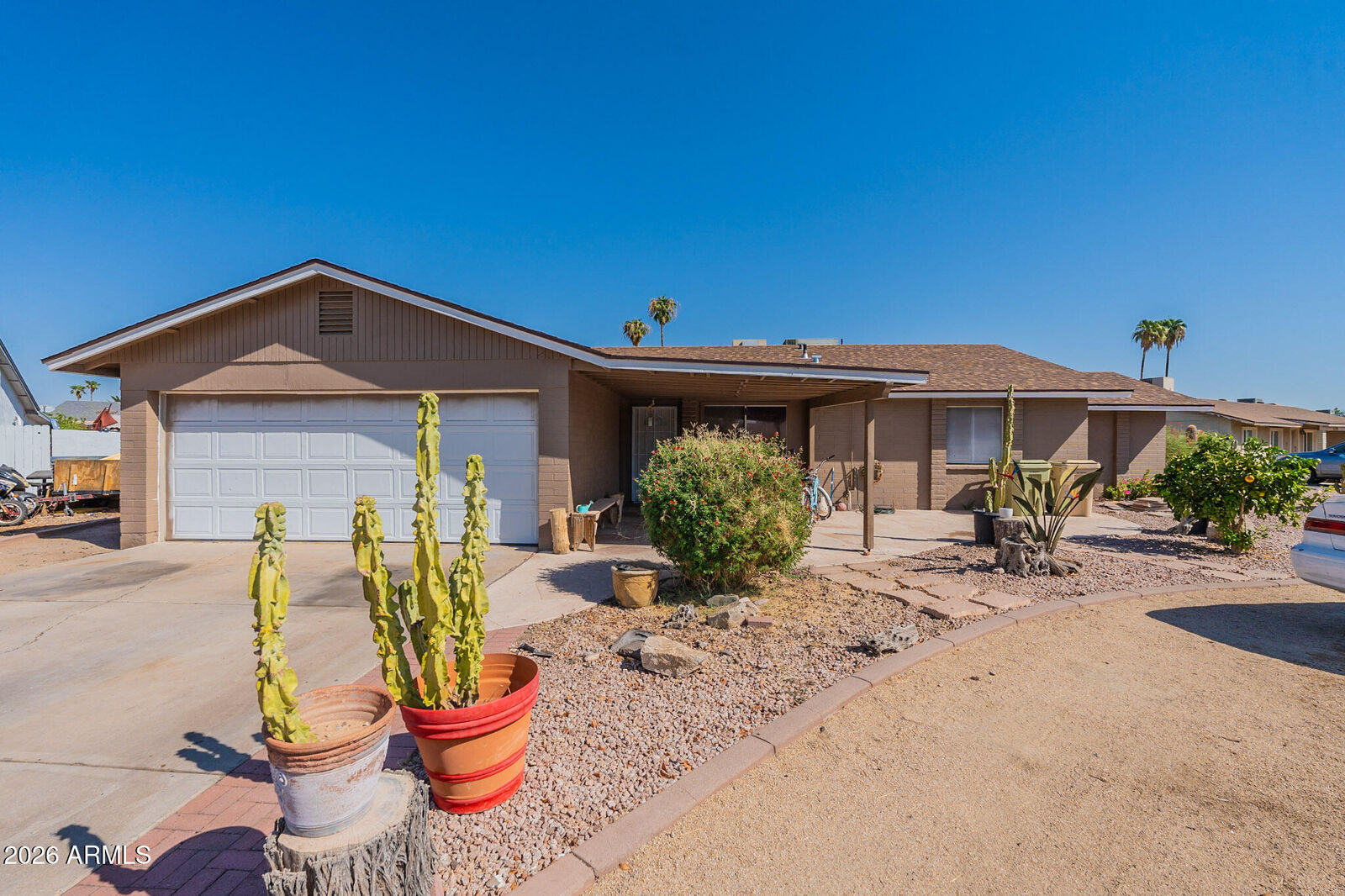 Property Photo: 5344 W Mercer Lane AZ 85304