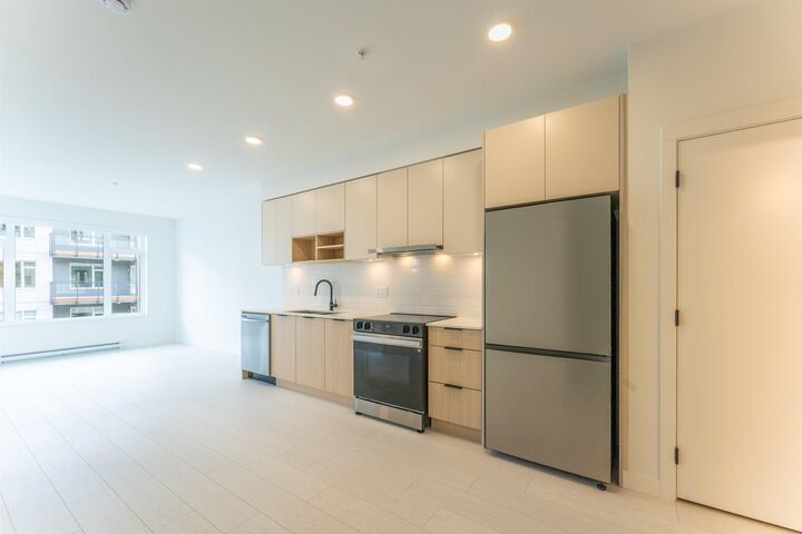 Property Photo: 10466 138A Street 512 BC V3T 0W3