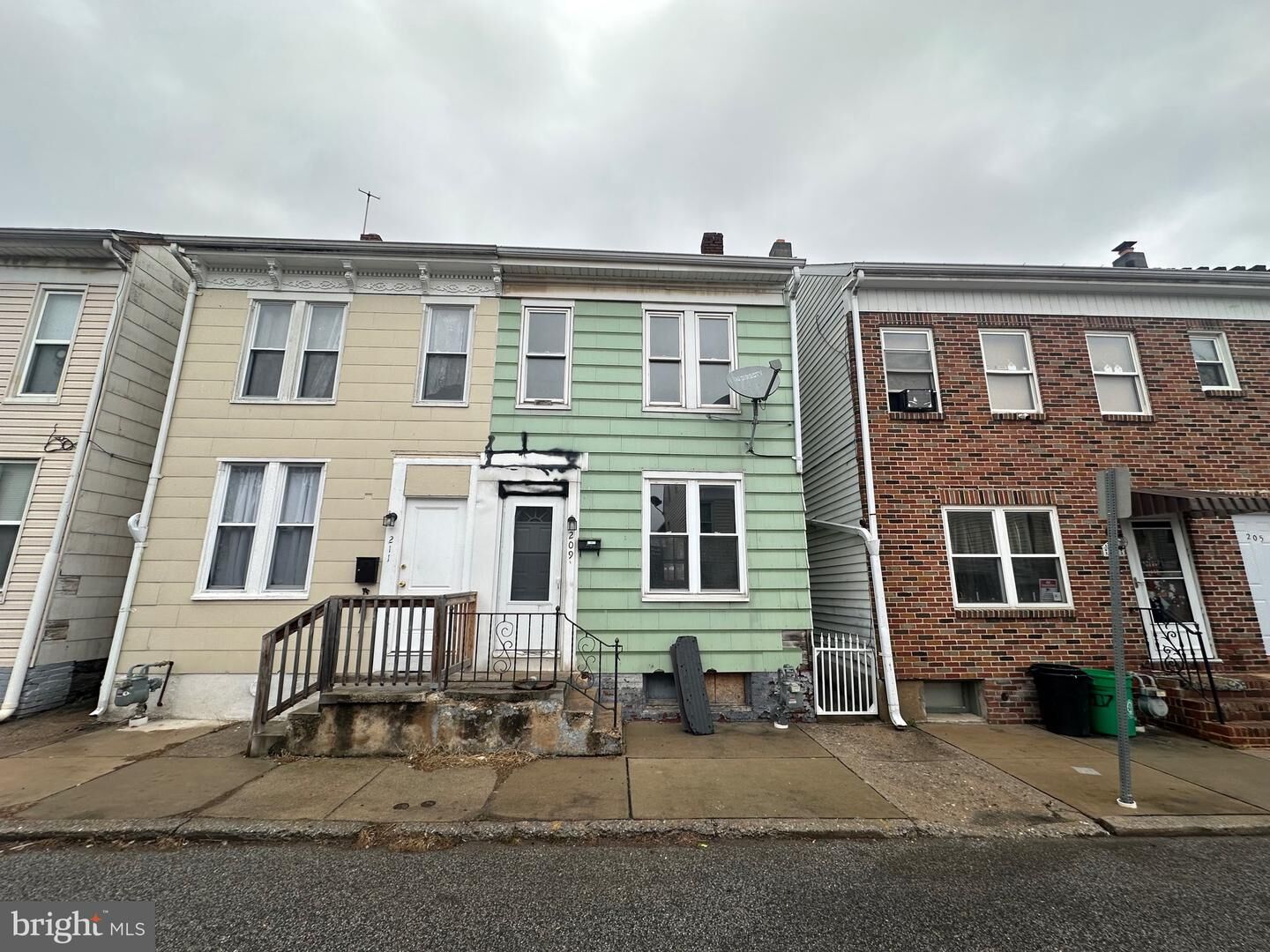 Property Photo:  209 Park Place  PA 17401 