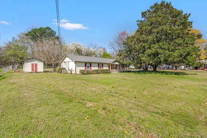 Property Photo: 617 Regal Drive GA 30755