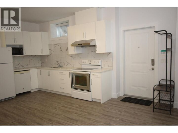 Photo de la propriété:  6089 Elgin Avenue  BC V5H 3S3 