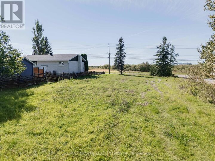 Property Photo:  52 Brunelle Road South  ON P5N 2T4 