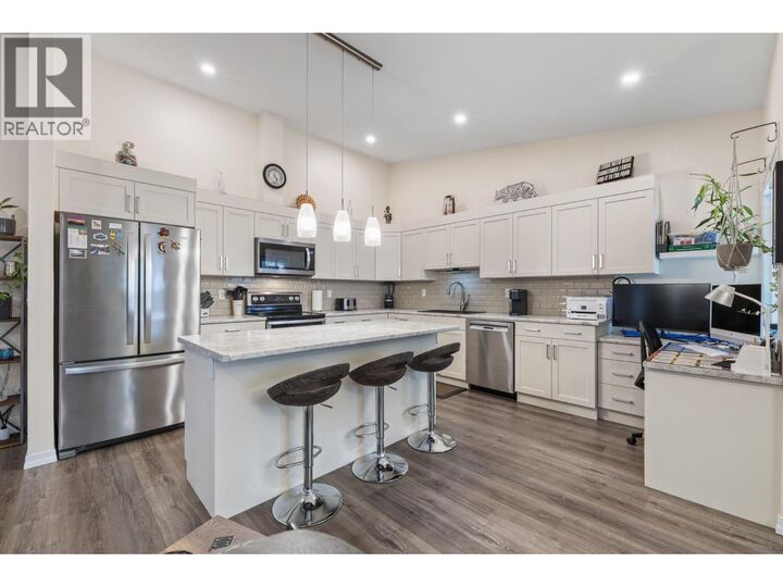 1873 Parkview Crescent 8 — photo 1