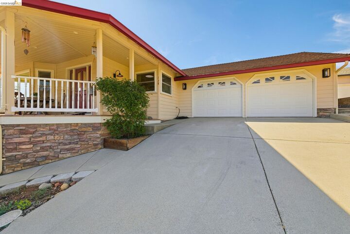 Property Photo:  138 Steffen Ln  CA 95370 
