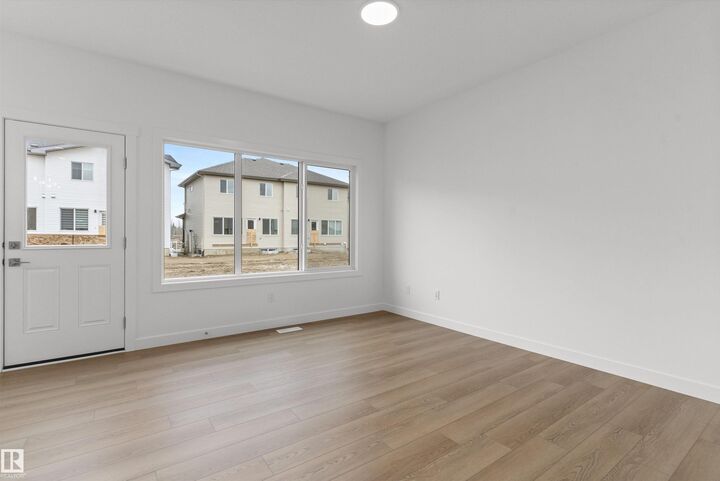 Property Photo: 924 18 Avenue NW AB T6T 2X4