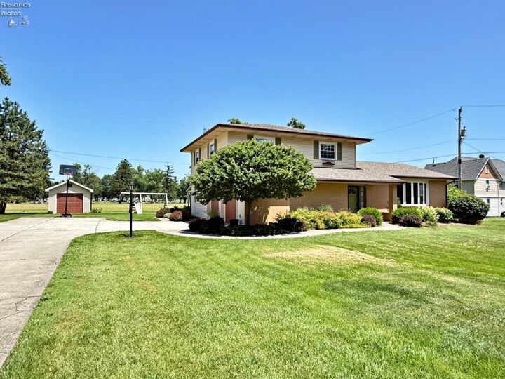 Property Photo: 20 Lelar Street OH 44883