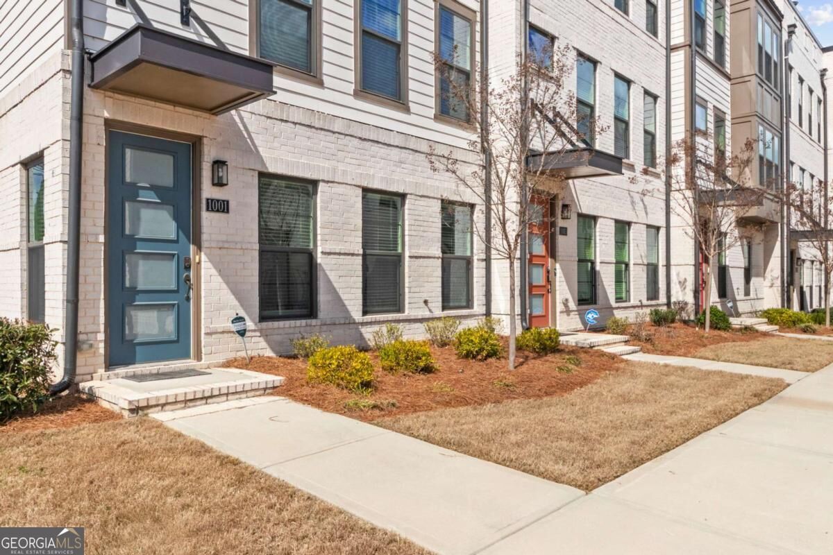 Property Photo:  1001 Burnside Lane NW  GA 30318 