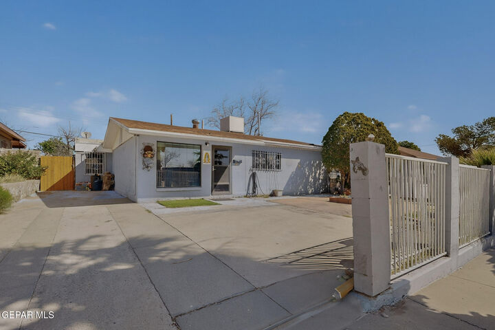 Property Photo:  3525 Pierce Avenue  TX 79930 