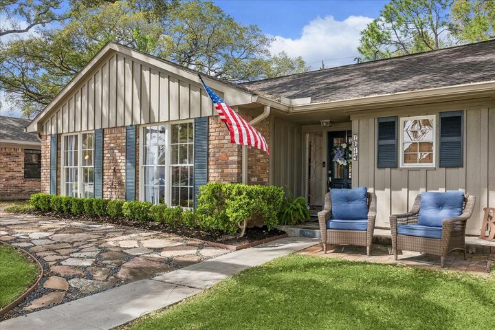 Property Photo: 7614 Highmeadow Drive TX 77063